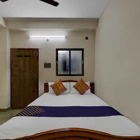 Spot On 73621 Srinivasa Boarding And Lodging Jālahalli Extérieur photo