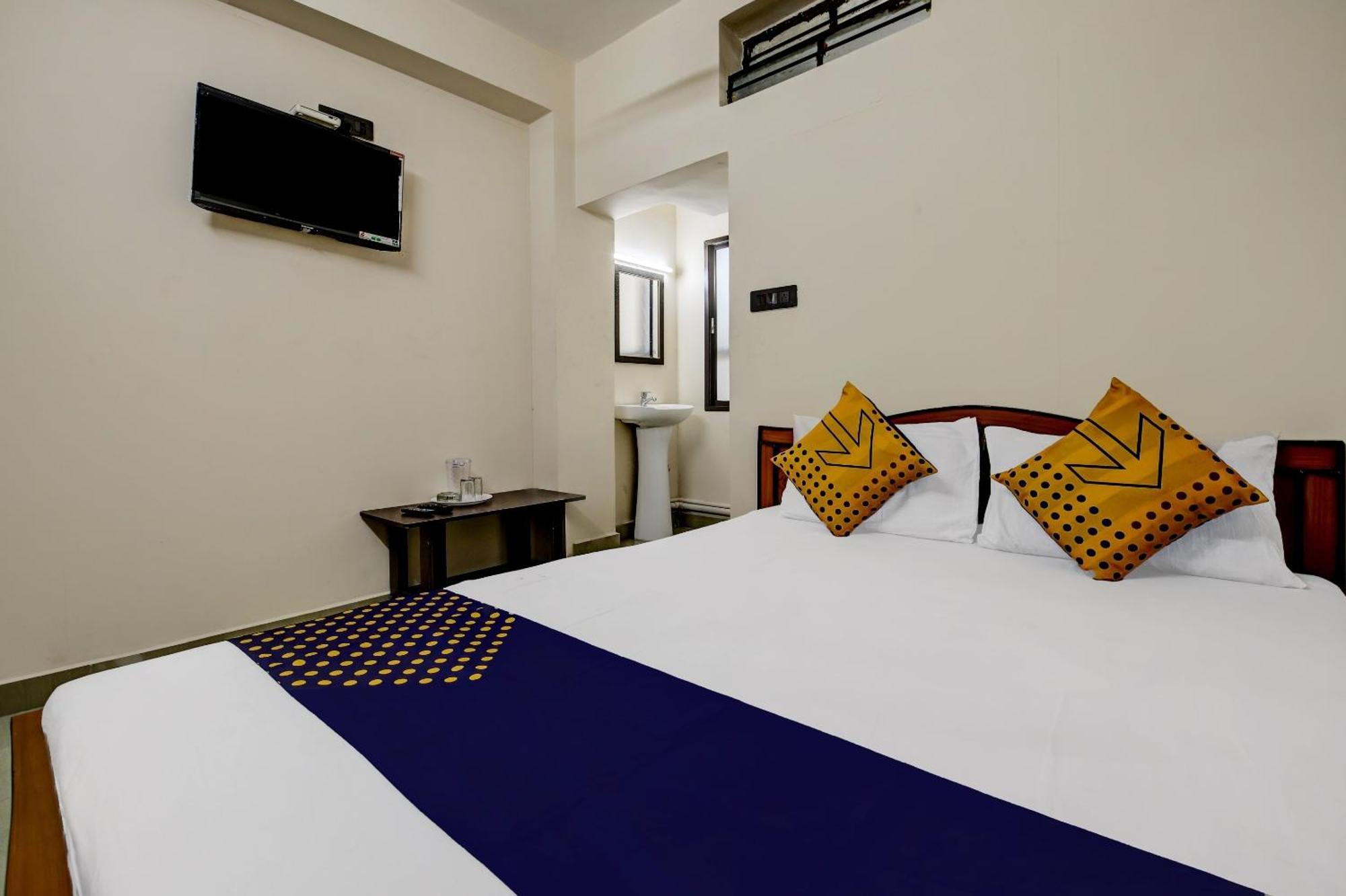 Spot On 73621 Srinivasa Boarding And Lodging Jālahalli Extérieur photo