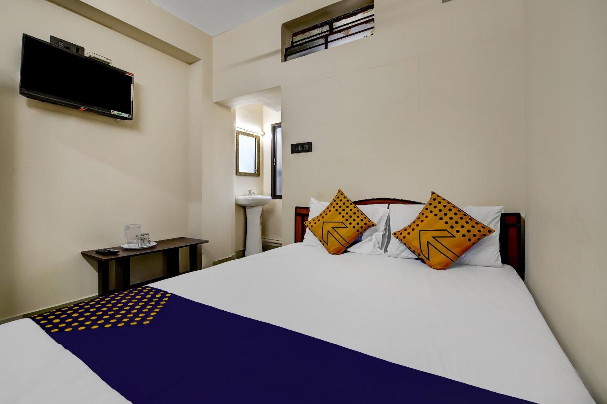 Spot On 73621 Srinivasa Boarding And Lodging Jālahalli Extérieur photo